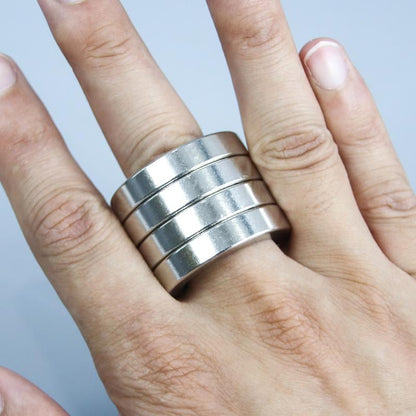 🛡️ Foldable Ring – Standard Edition (Stress-Relief) 🟢 | Three-Point Contact Protector – Upgrade Edition 🔋 Rechargeable + LED 🔦